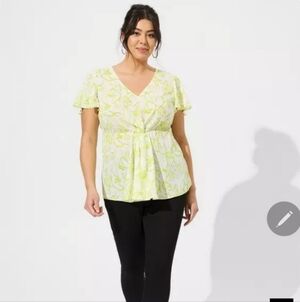 NWT TORRID 1X Georgette Twist Surplice Flutter Sleeve Blouse